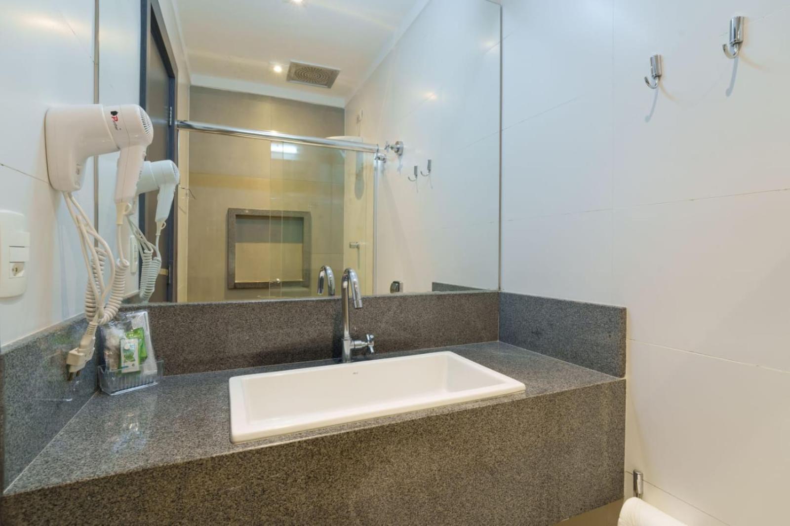 Uniclass Hotel Pinheiros Сао Паоло Екстериор снимка